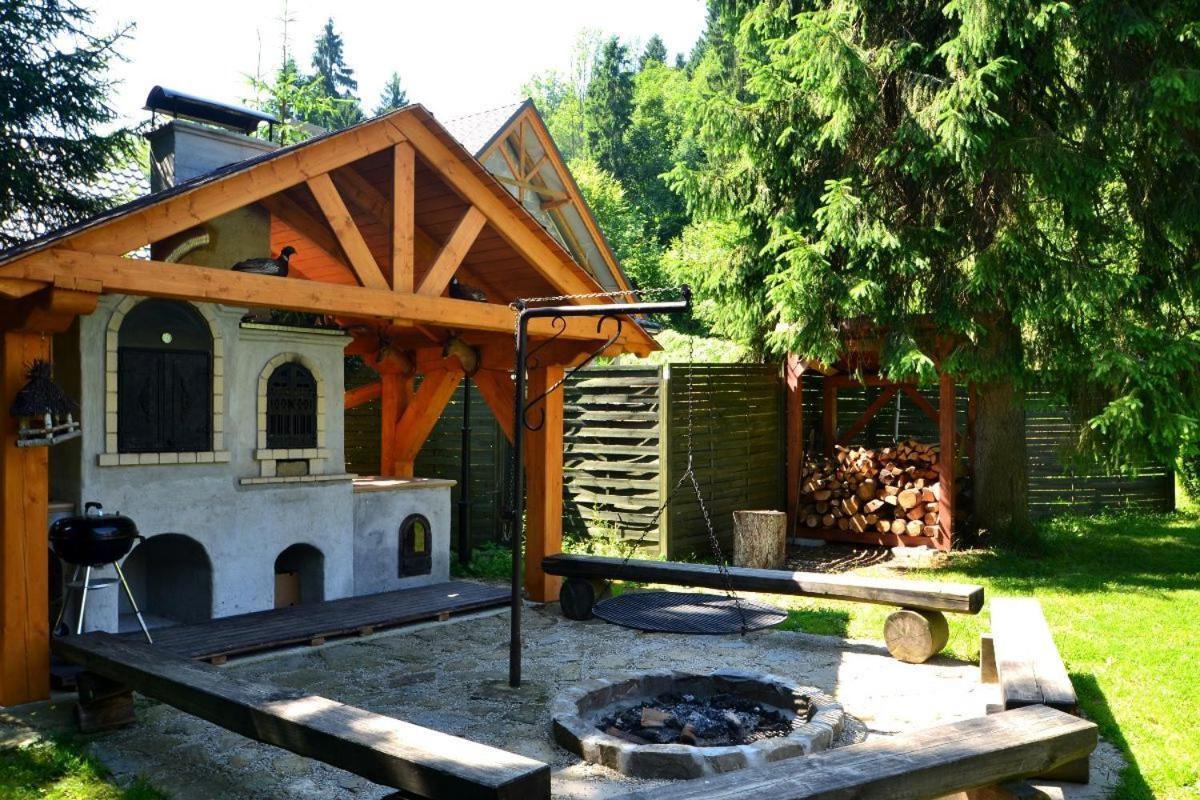 Willa Zarebek Łopuszna Exteriör bild